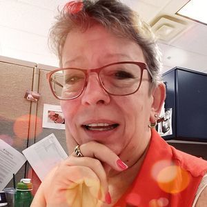 Meet your Posher, Debbie